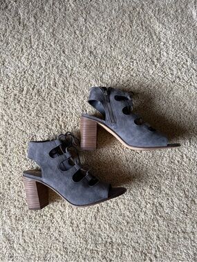 Steve Madden Gray Suede Lace-Up Block Heel Sandals
